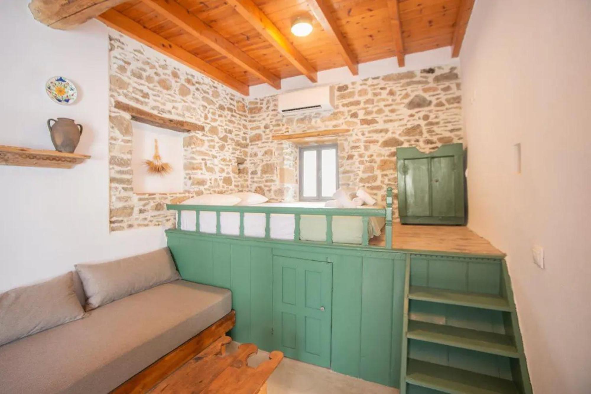 Amarantos-traditional Village House-apollona Apartment