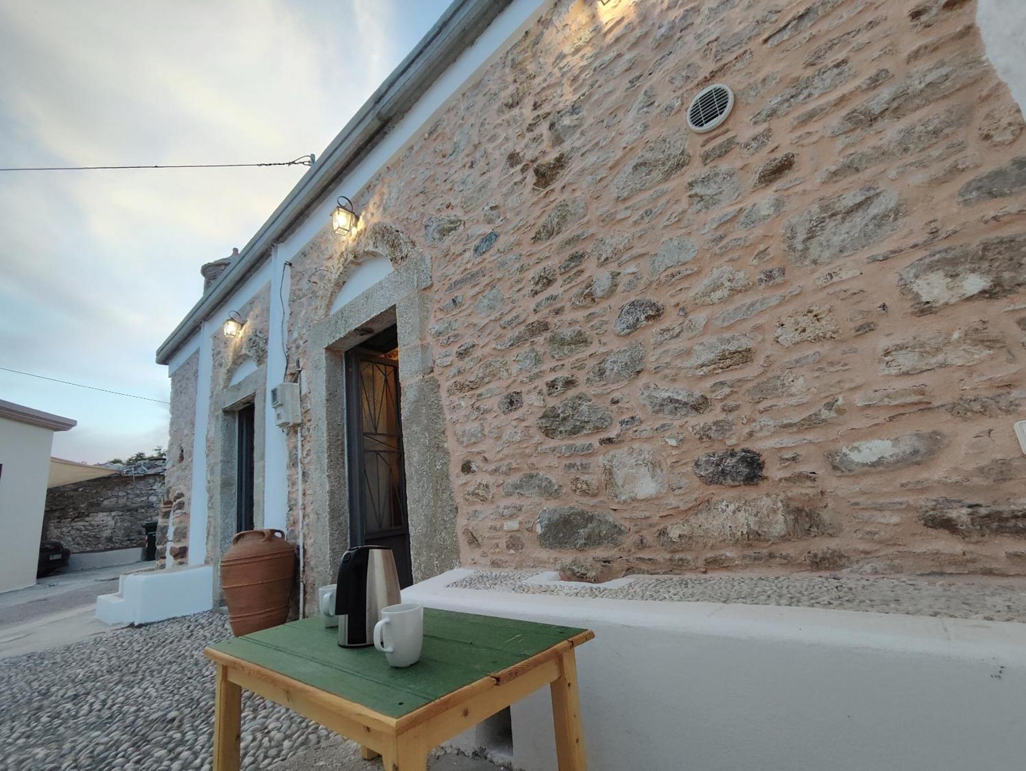 Amarantos-traditional Village House-apollona * Apollona