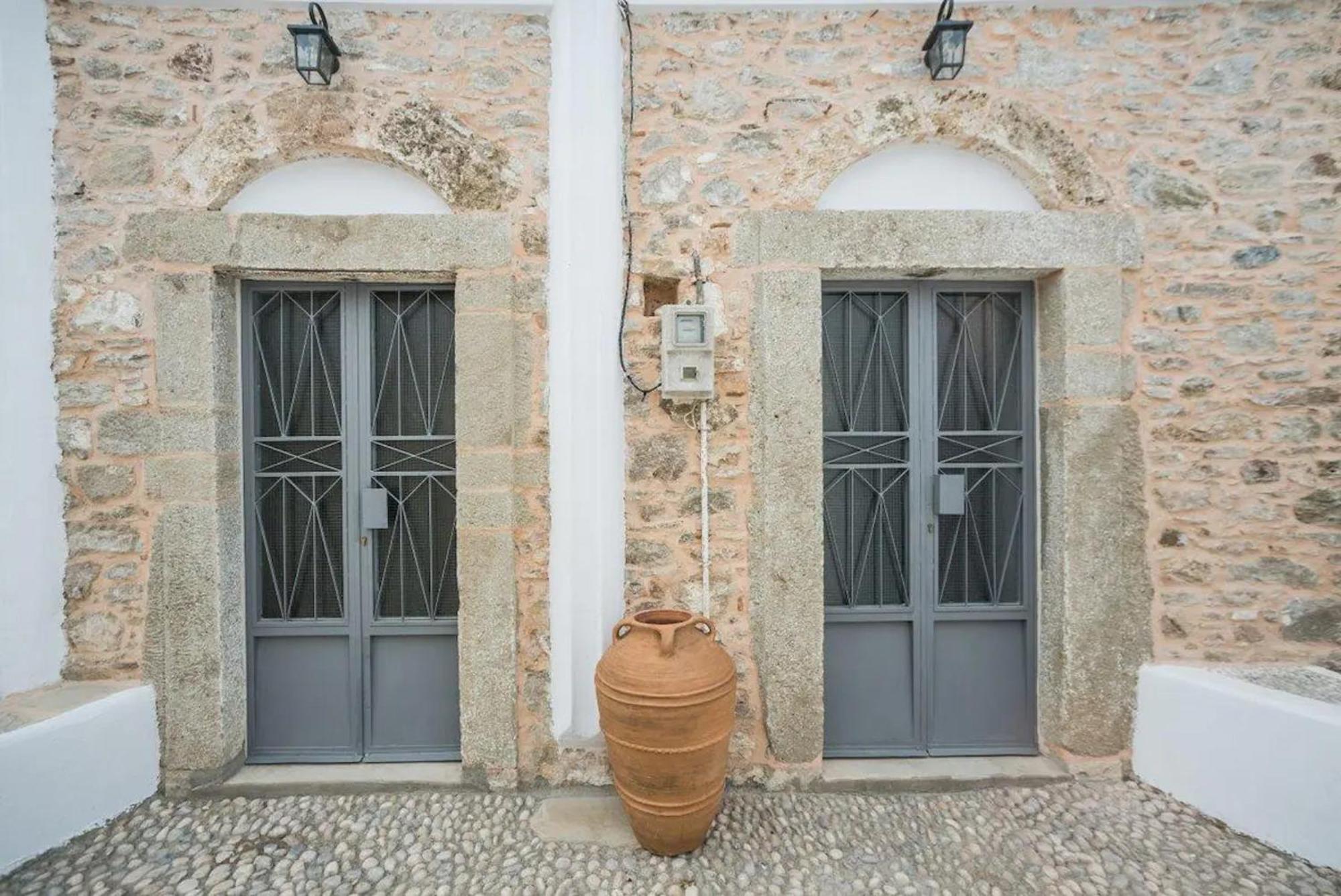 Amarantos-traditional Village House-apollona Apartment